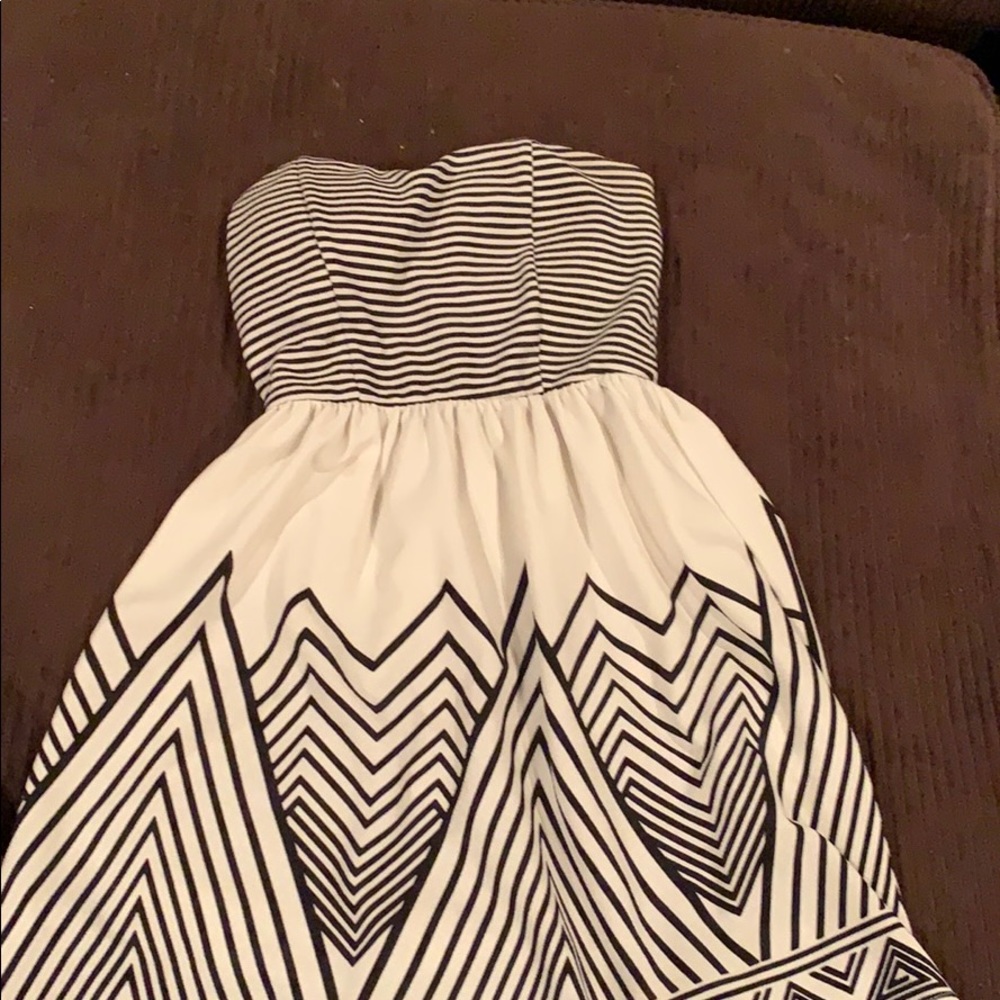 Sleeveless dress